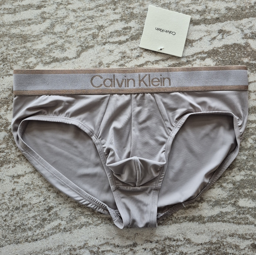 Calvin Klein Men's Tonal Logo Hip Brief Underwear Size Medium NEW